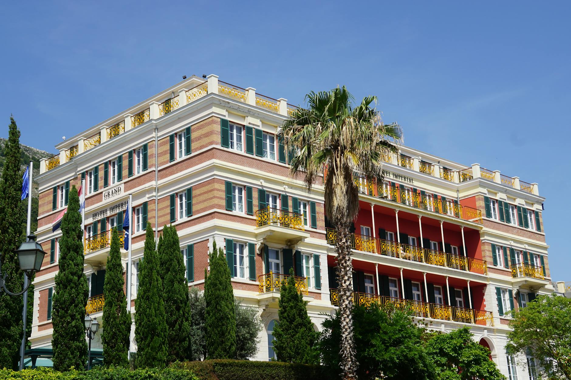Grand Azure Hotel & Spa
